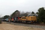 GECX 9513 leads NS train 6W4